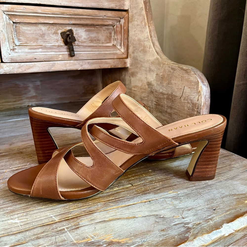 🤎 Cole Haan Heels / Sandals in size 9 leather tan brown business casual - Picture 3 of 10